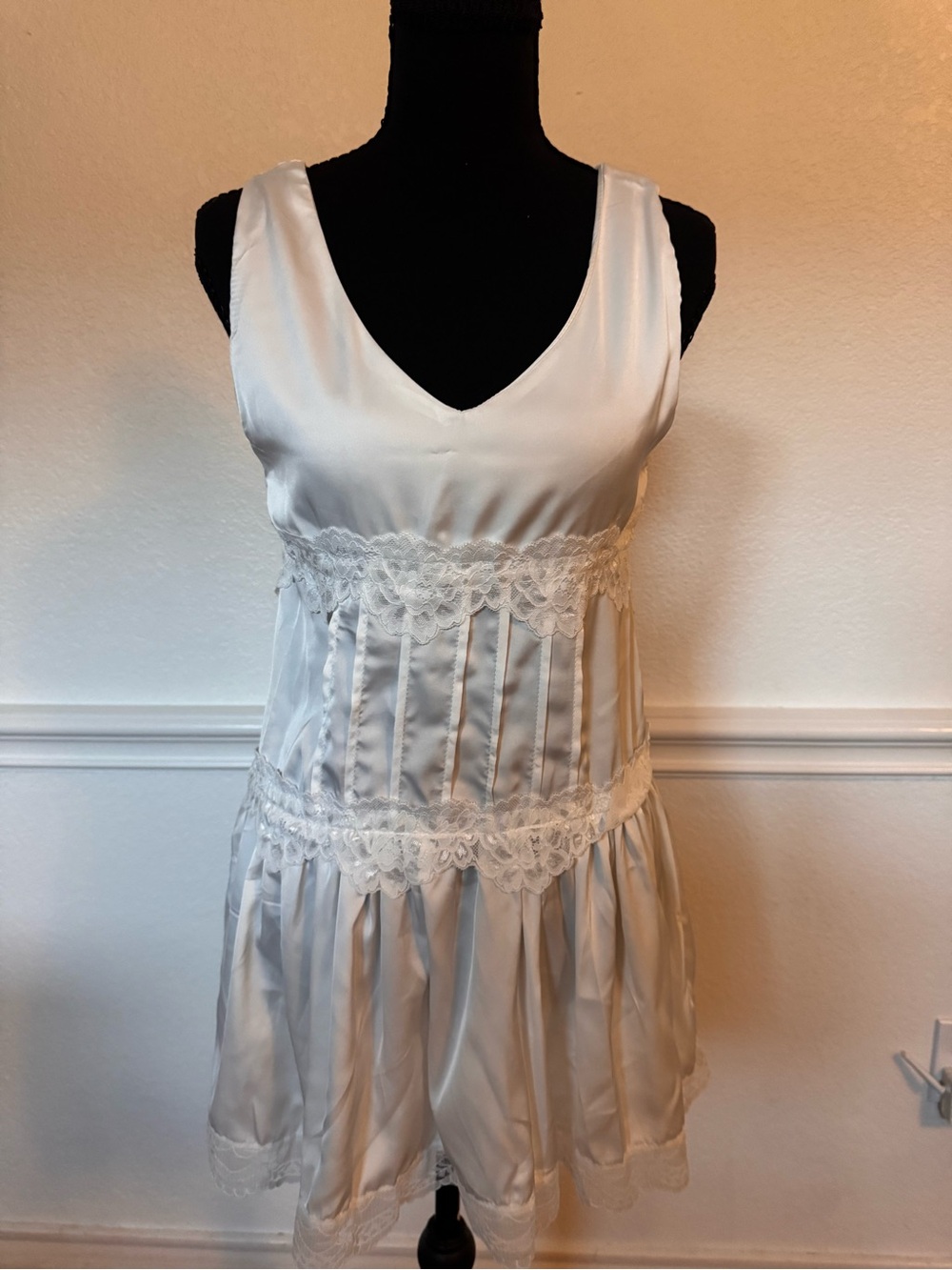 Lace-Trim V-Neck Satin Chemise in White